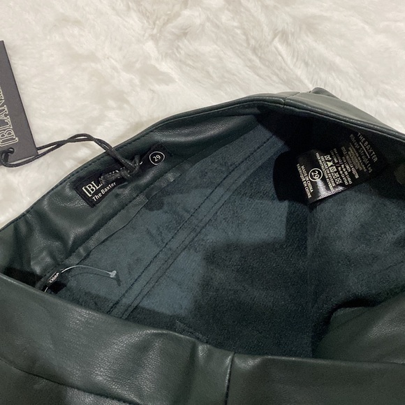 Blank NYC The Baxter Pant - Picture 3 of 5